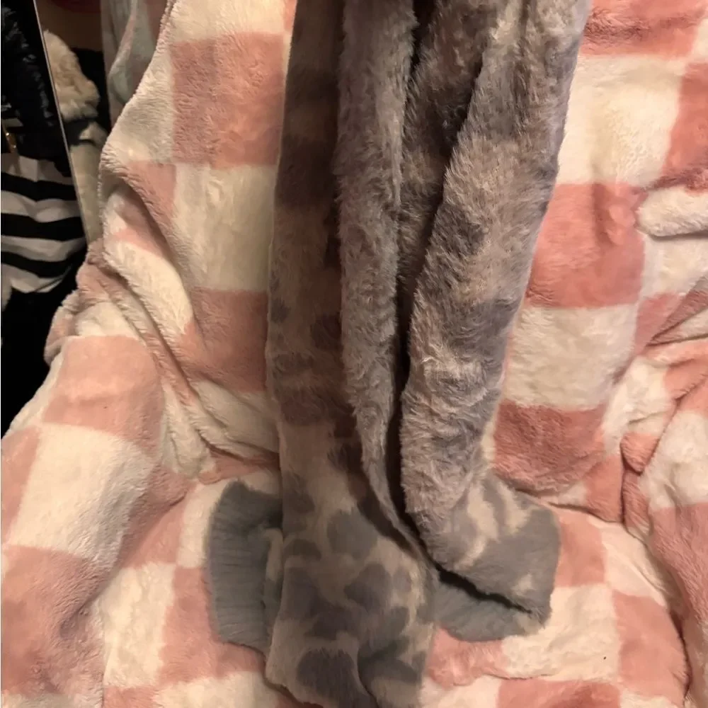 Express Long Gray Faux Fur Scarf